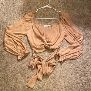 Cropped tie top